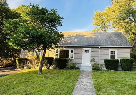 8 Cote Avenue Nashua NH 03060