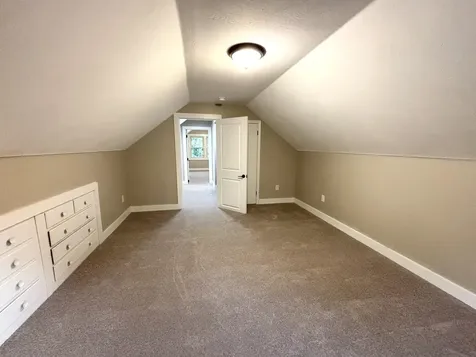 8 Cote Avenue Nashua NH 03060