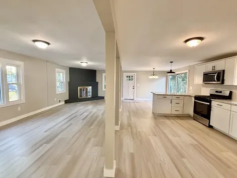 8 Cote Avenue Nashua NH 03060