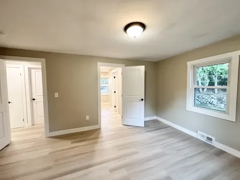 8 Cote Avenue Nashua NH 03060