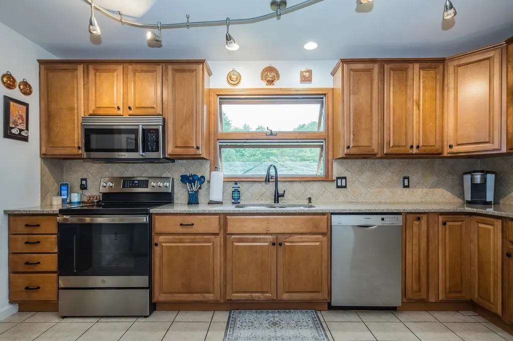 125 Maplewood Drive Rutland Town VT 05736