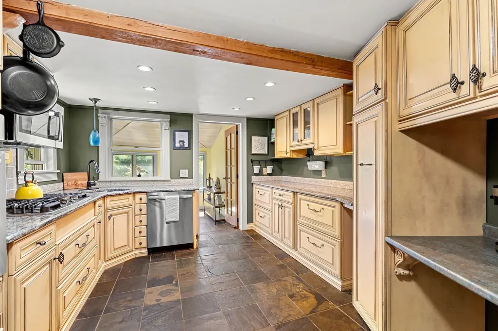 84 North Water Street Boscawen NH 03303