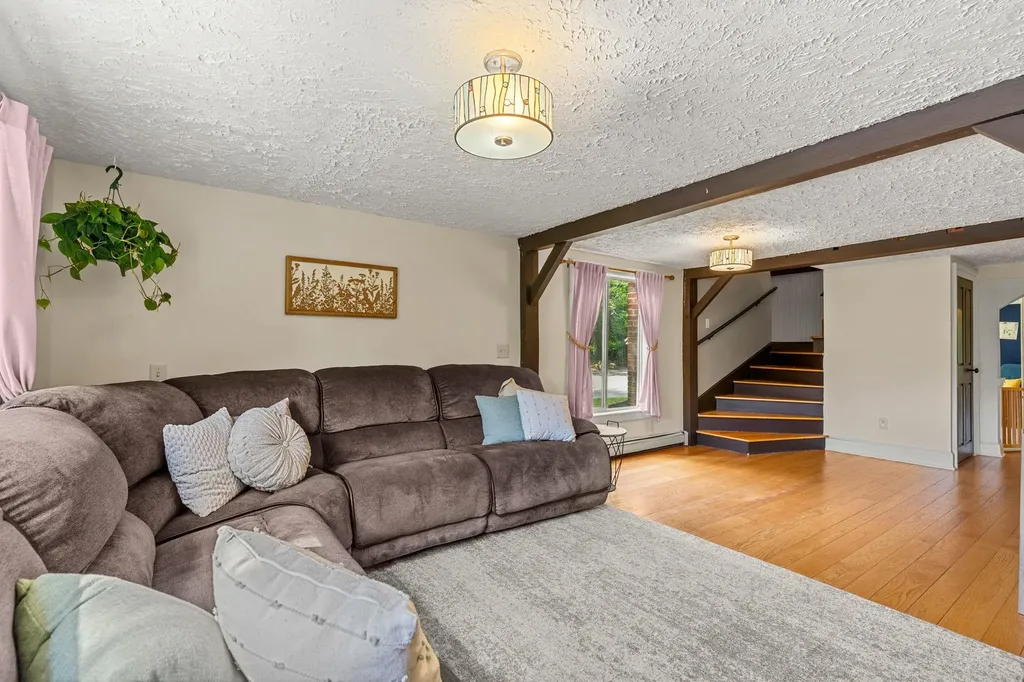 84 North Water Street Boscawen NH 03303