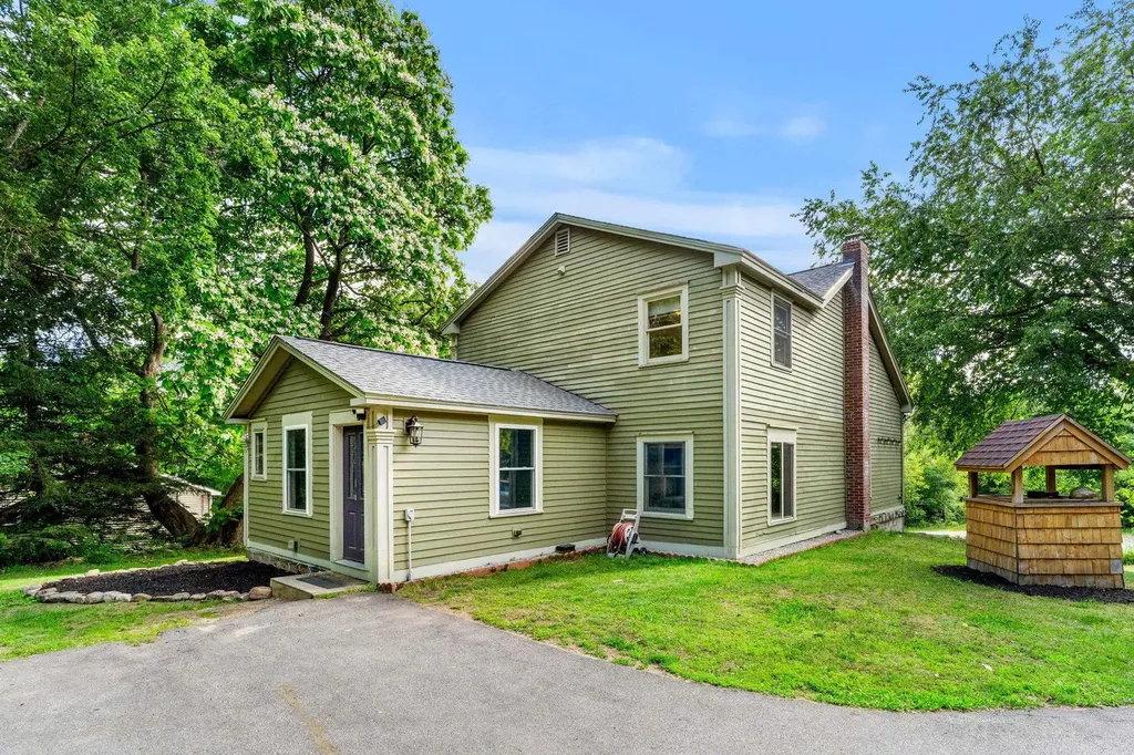84 North Water Street Boscawen NH 03303