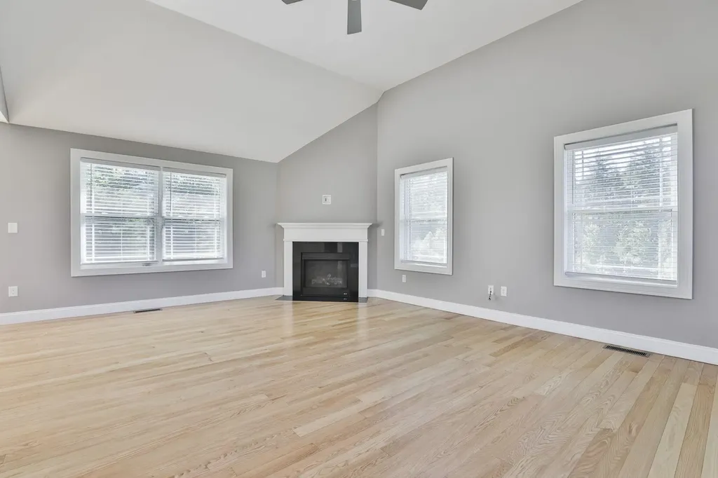 18 John King Drive Goffstown NH 03045