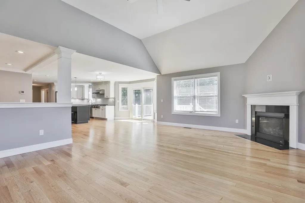 18 John King Drive Goffstown NH 03045