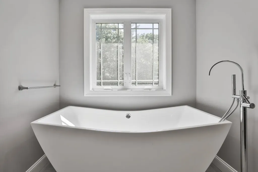 18 John King Drive Goffstown NH 03045