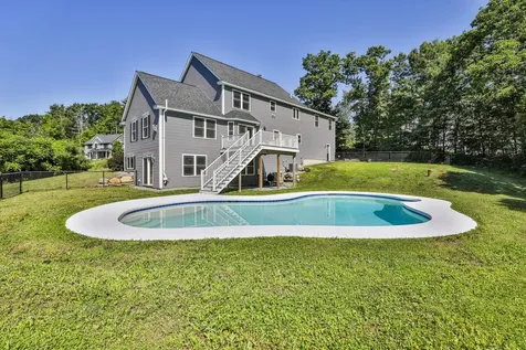 18 John King Drive Goffstown NH 03045