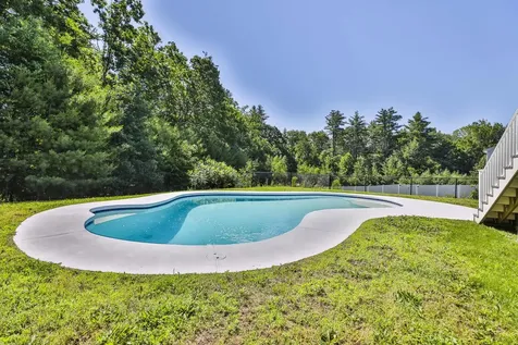 18 John King Drive Goffstown NH 03045