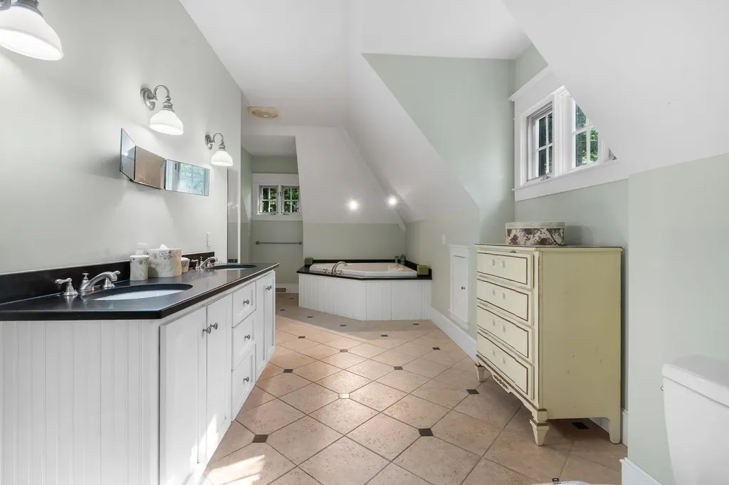 12 Fernwood Lane Grantham NH 03753