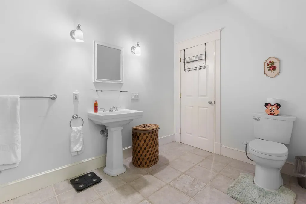 12 Fernwood Lane Grantham NH 03753