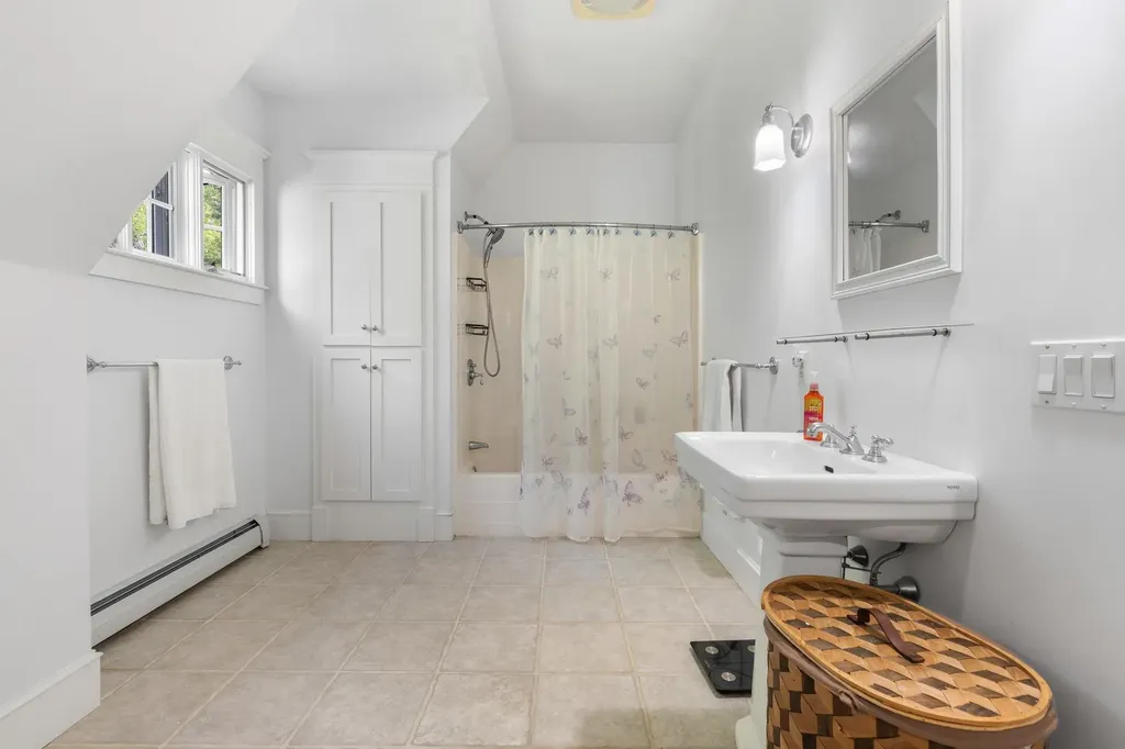 12 Fernwood Lane Grantham NH 03753