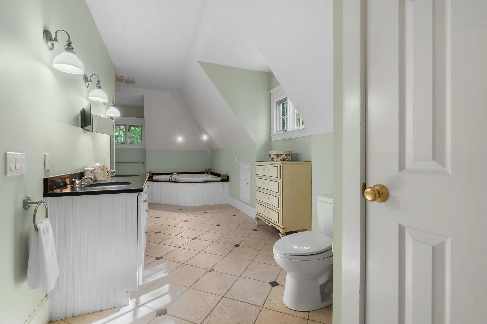 12 Fernwood Lane Grantham NH 03753