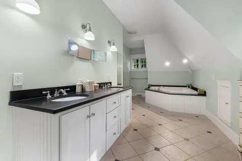 12 Fernwood Lane Grantham NH 03753