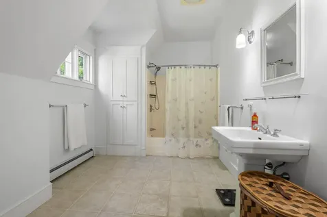 12 Fernwood Lane Grantham NH 03753