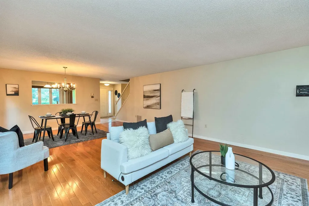 555 Straw Hill Road Manchester NH 03104