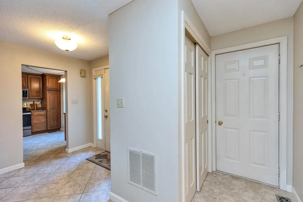 555 Straw Hill Road Manchester NH 03104