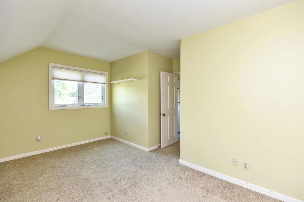 555 Straw Hill Road Manchester NH 03104