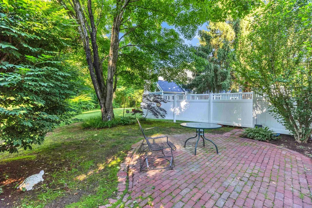 555 Straw Hill Road Manchester NH 03104