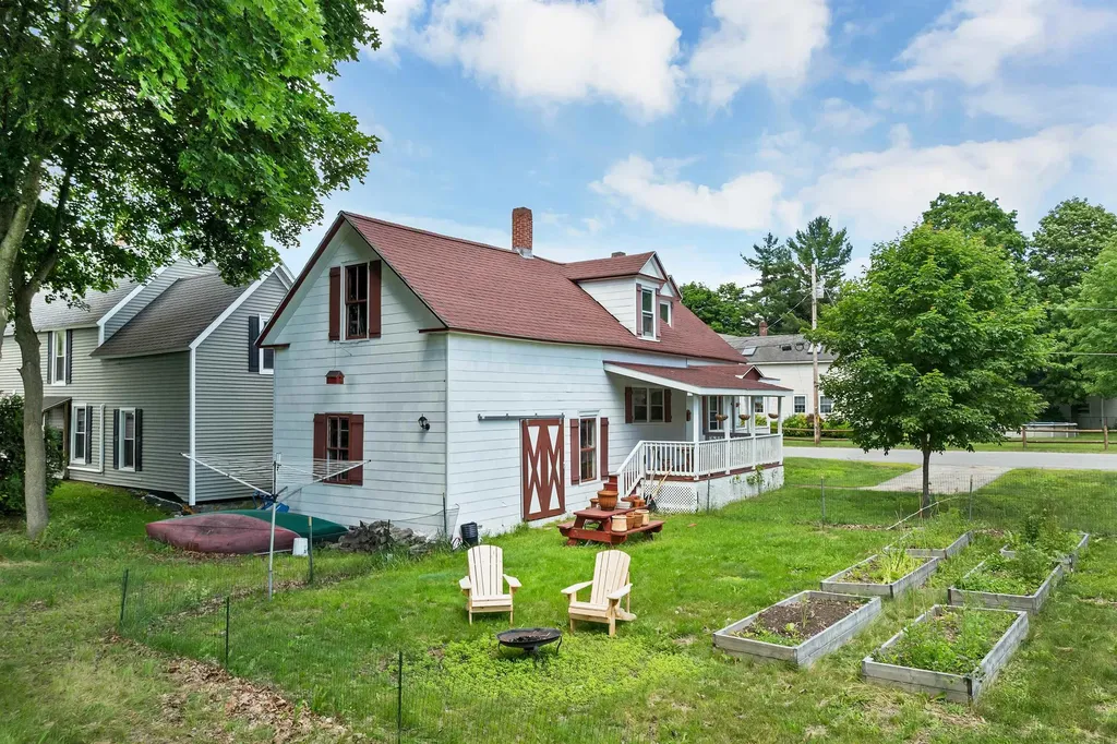 12 School Street Gorham NH 03581