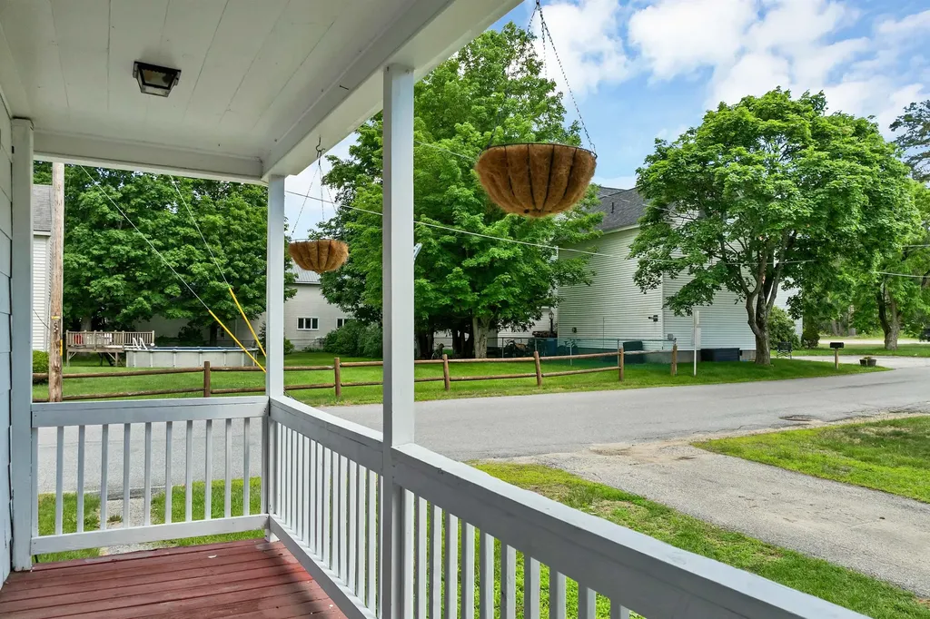 12 School Street Gorham NH 03581