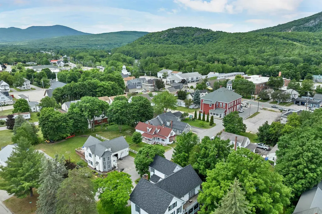 12 School Street Gorham NH 03581