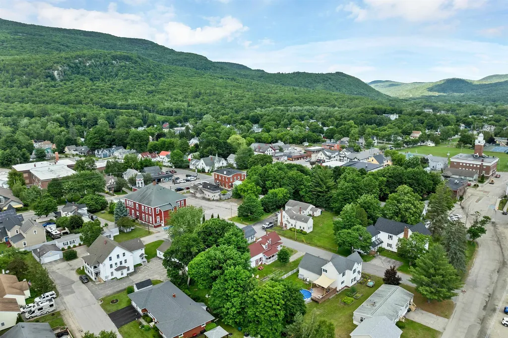 12 School Street Gorham NH 03581