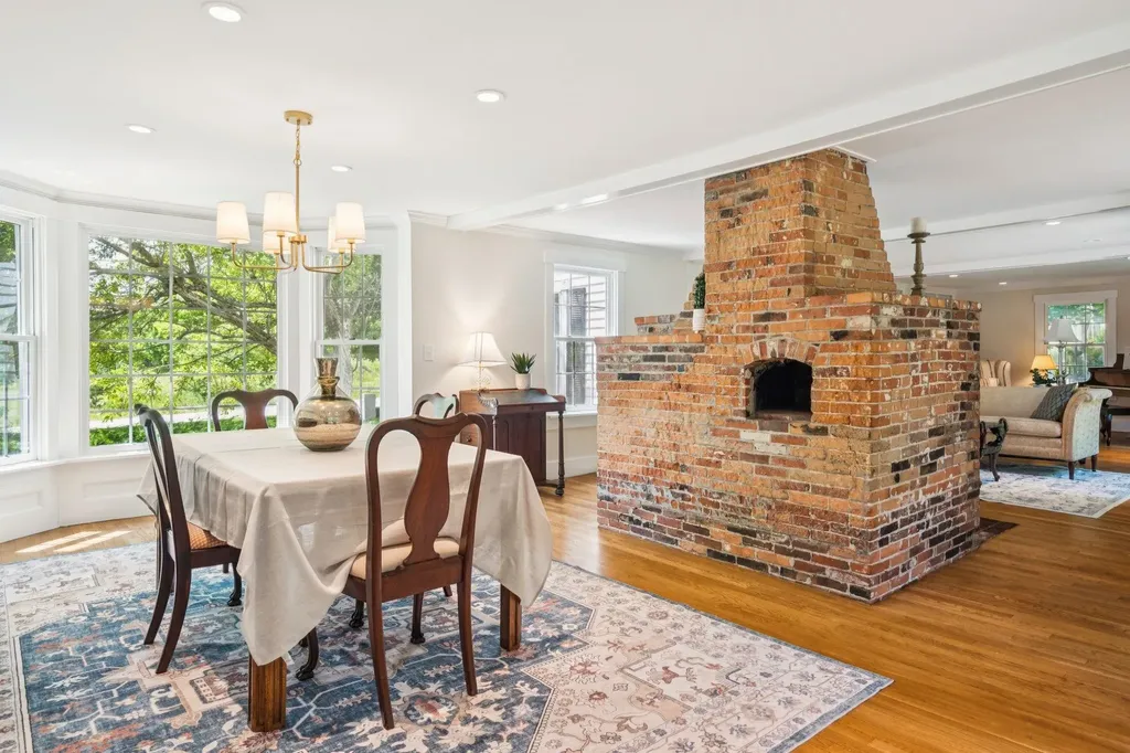 83 Worcester Road Hollis NH 03049