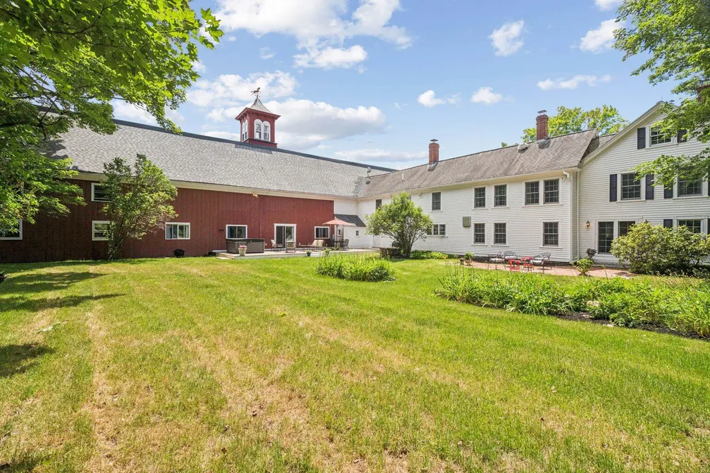 83 Worcester Road Hollis NH 03049