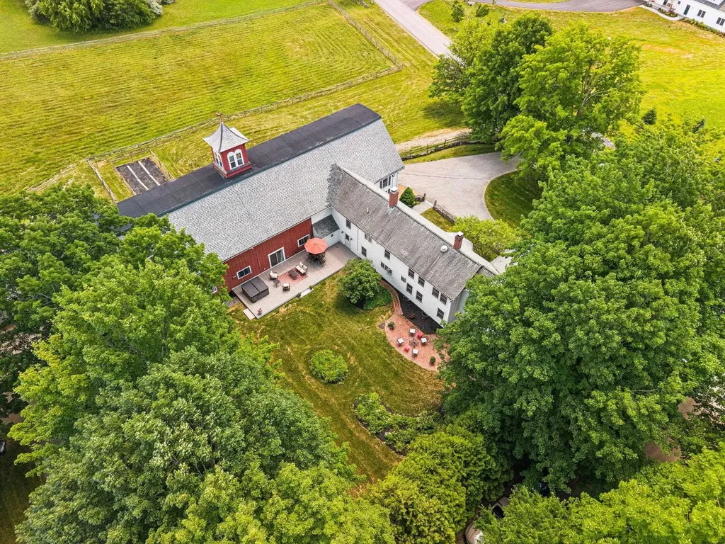83 Worcester Road Hollis NH 03049