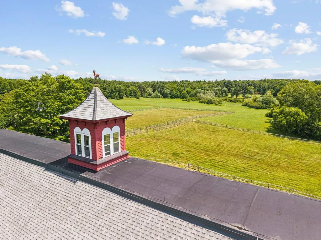 83 Worcester Road Hollis NH 03049