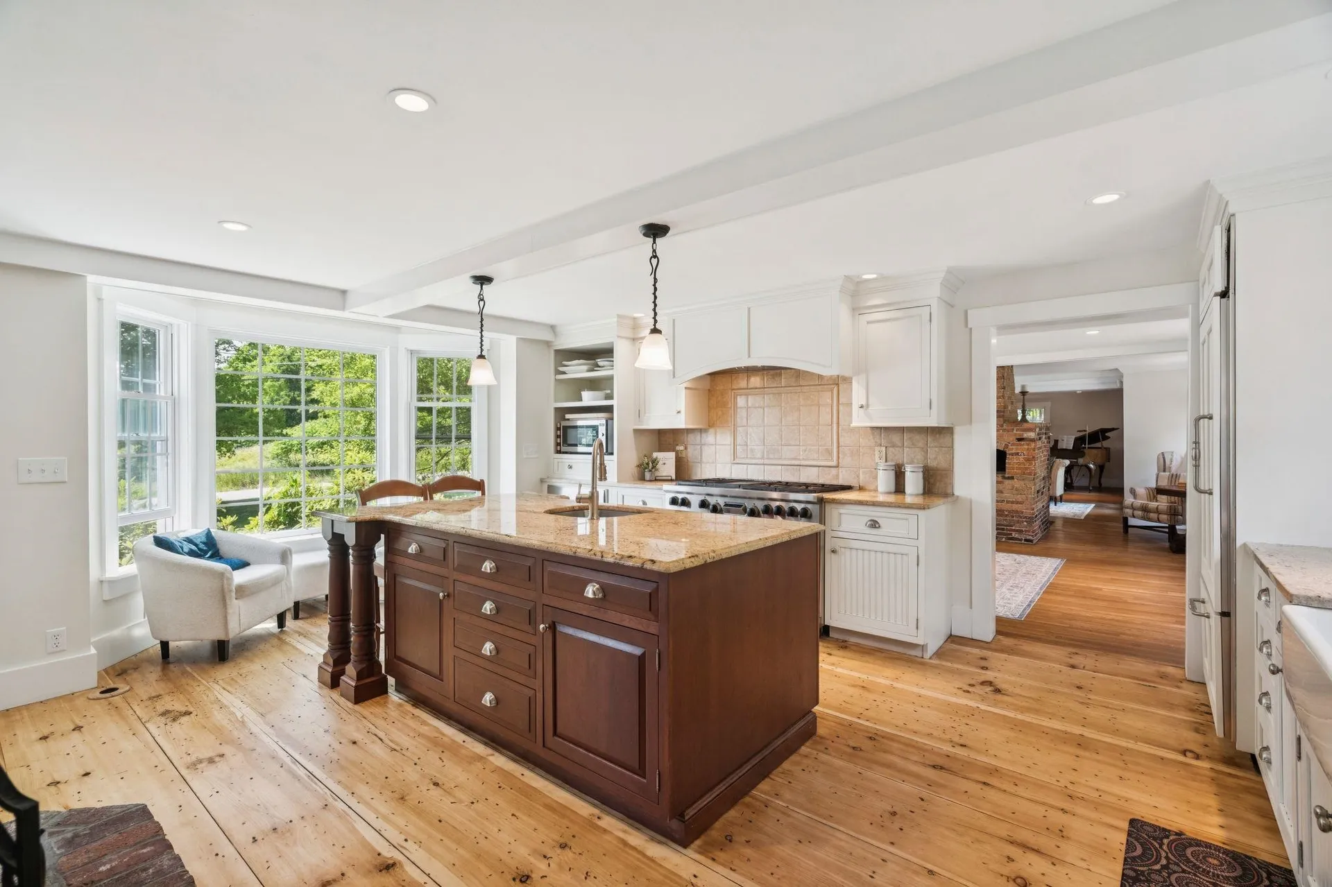 83 Worcester Road Hollis NH 03049