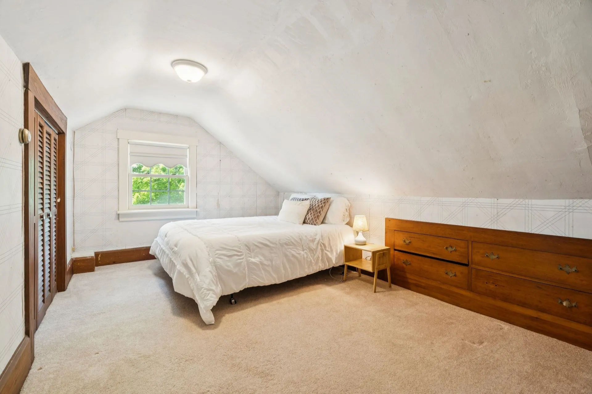 83 Worcester Road Hollis NH 03049