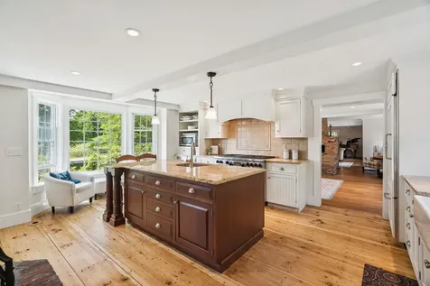 83 Worcester Road Hollis NH 03049