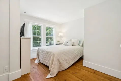 83 Worcester Road Hollis NH 03049