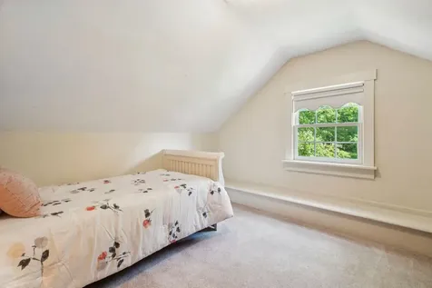 83 Worcester Road Hollis NH 03049