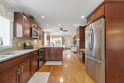 18 Harvest Road Windham NH 03087