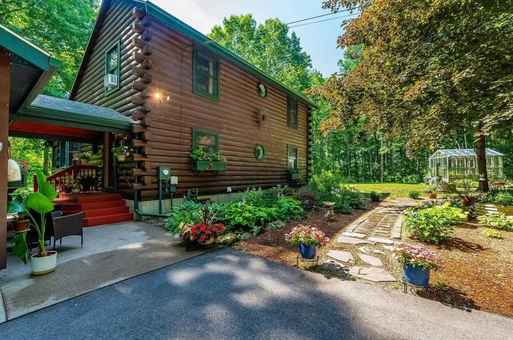 165 Calef Highway Lee NH 03861