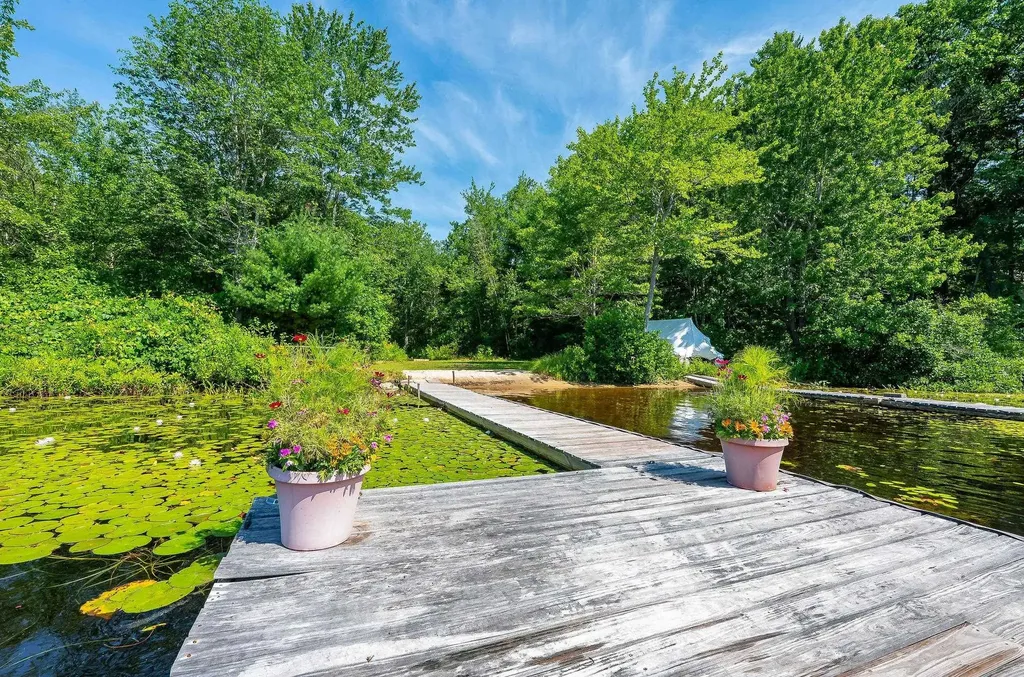 165 Calef Highway Lee NH 03861