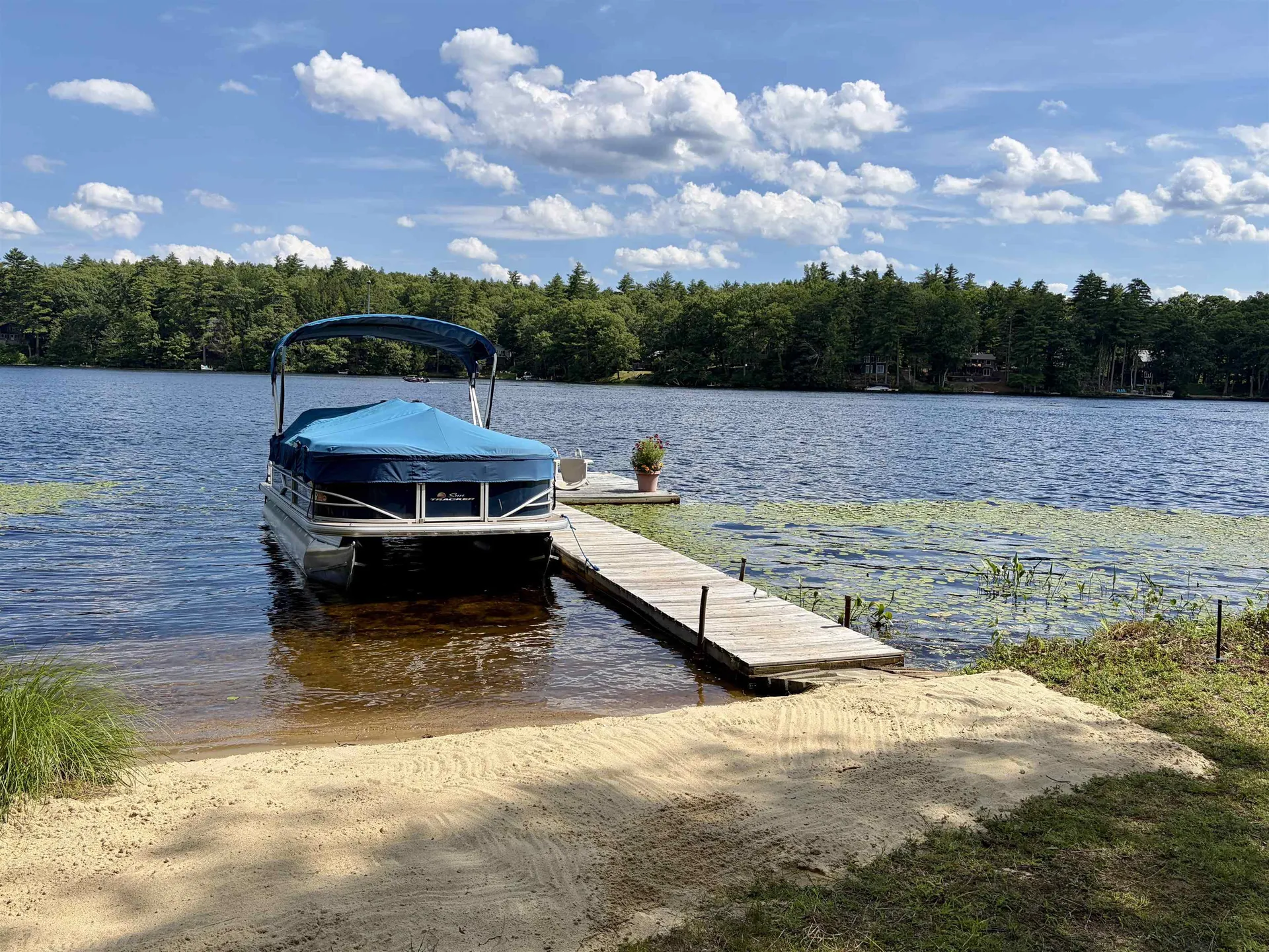 Lee NH, 165 Calef Highway