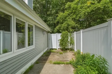 153 Cumberland Road Burlington VT 05408
