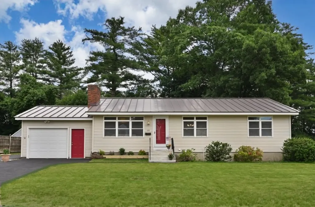 110 Maybrook Avenue Manchester NH 03102