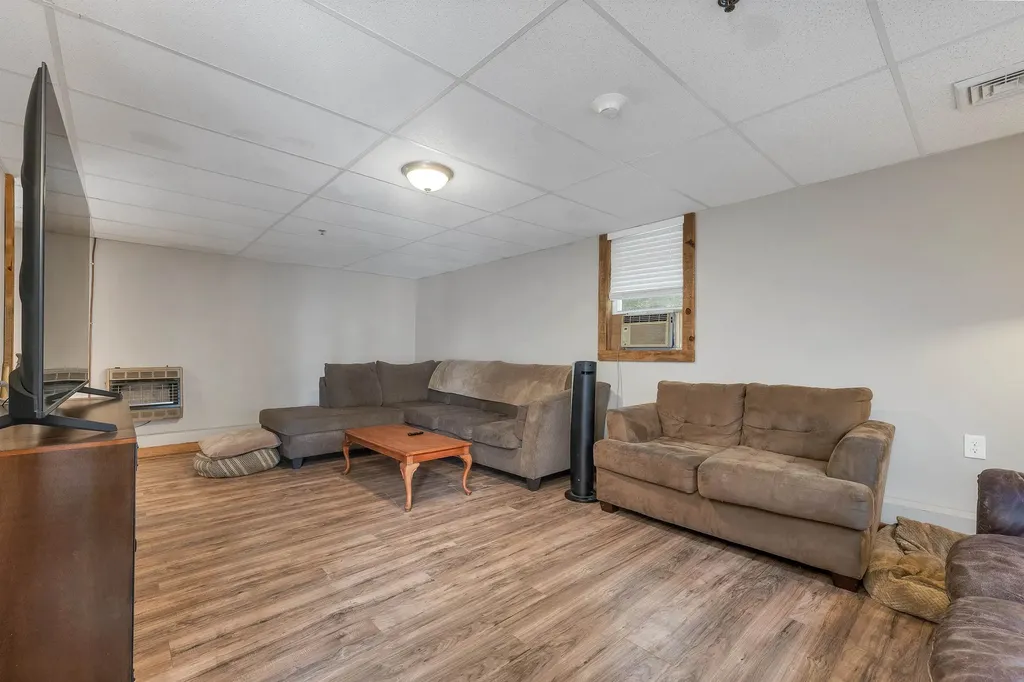 379 White Mountain Highway Conway NH 03818