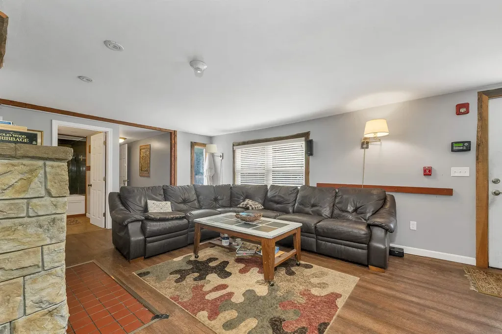 379 White Mountain Highway Conway NH 03818