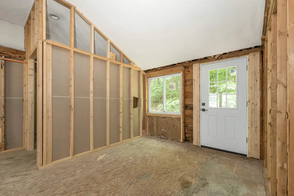 379 White Mountain Highway Conway NH 03818