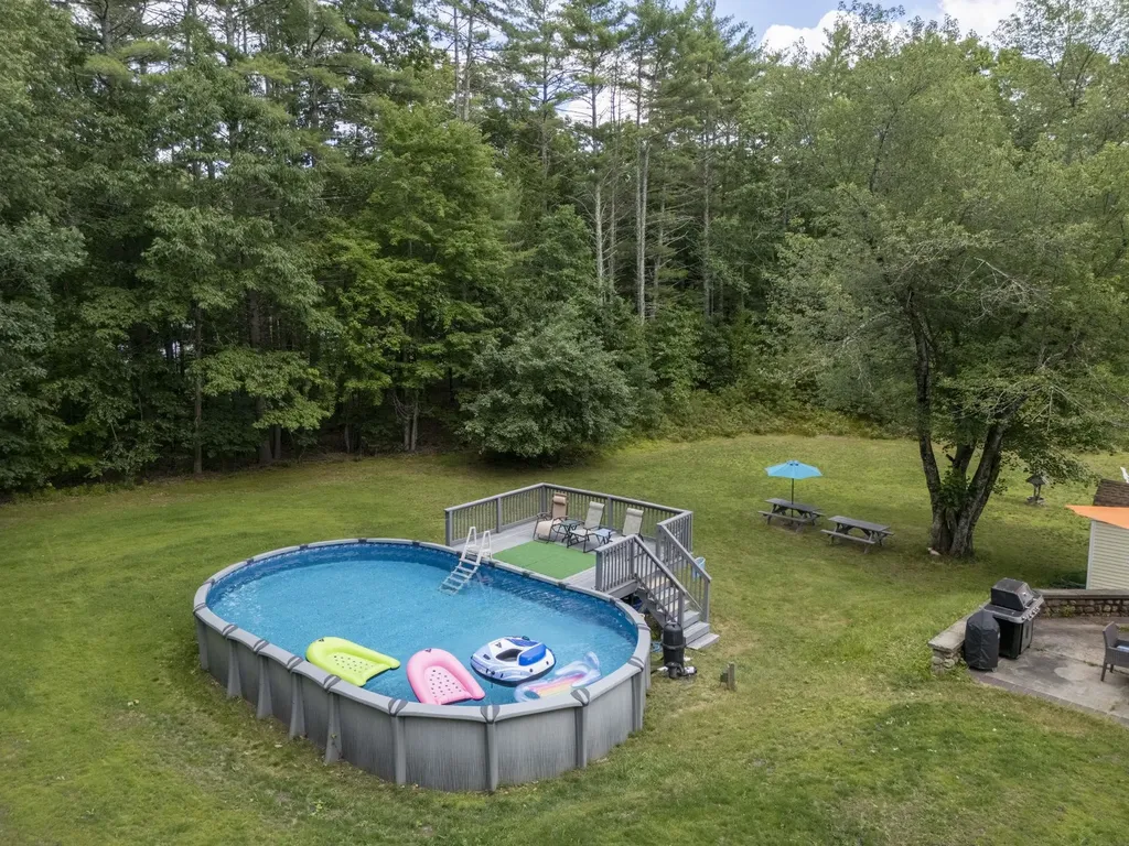 111 Shepard Home Road Chester NH 03036