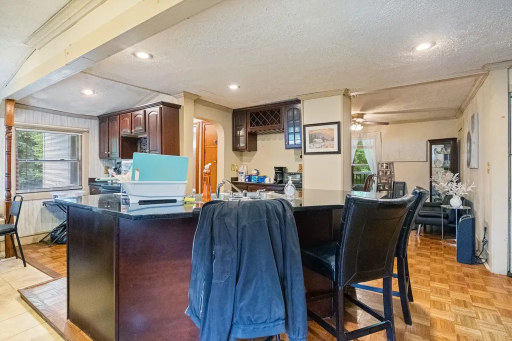 10 Sullivan Avenue Salem NH 03079