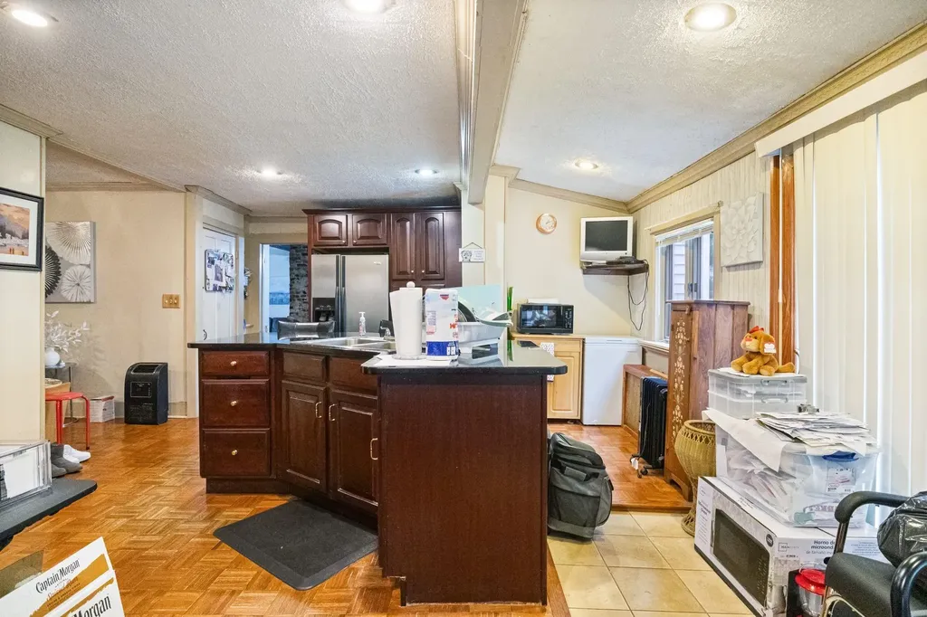 10 Sullivan Avenue Salem NH 03079