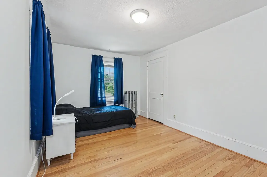 20 Lawndale Avenue Nashua NH 03060
