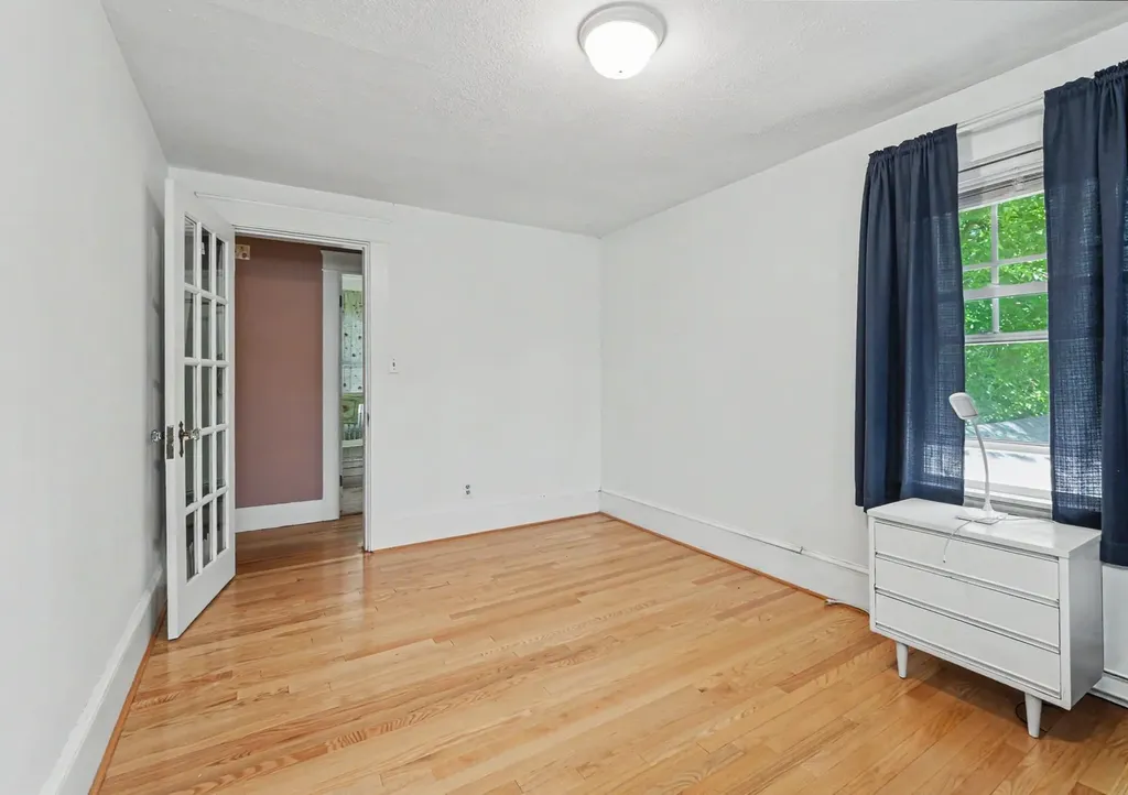 20 Lawndale Avenue Nashua NH 03060